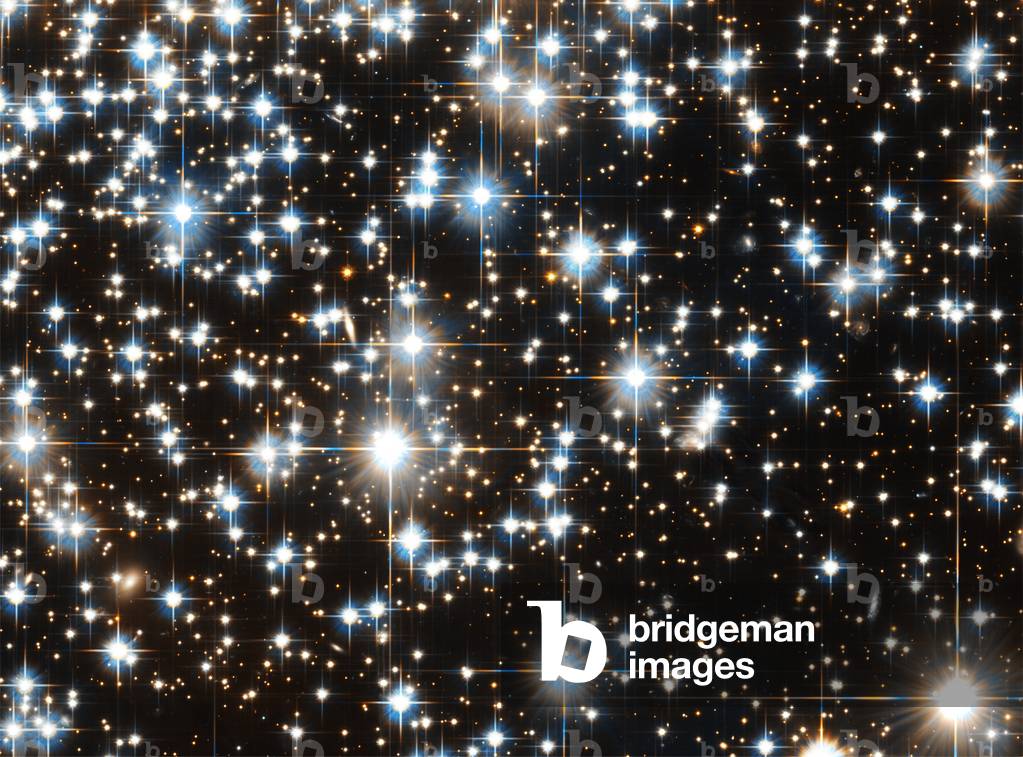 Globular cluster NGC 6397 - Detail - Globular cluster NGC 6397 - Detail - The globular cluster NGC 6397 is located 8200 years - light in the southern constellation of the Altar. This image obtained by the Hubble Space Telescope in 2005 shows a detail of the cluster where a number of white dwarves have been observed. This image shows young and old white dwarf stars - - the burned - out relics of normal stars - - in the ancient globular star cluster NGC 6397. The Hubble images were taken in March and April 2005