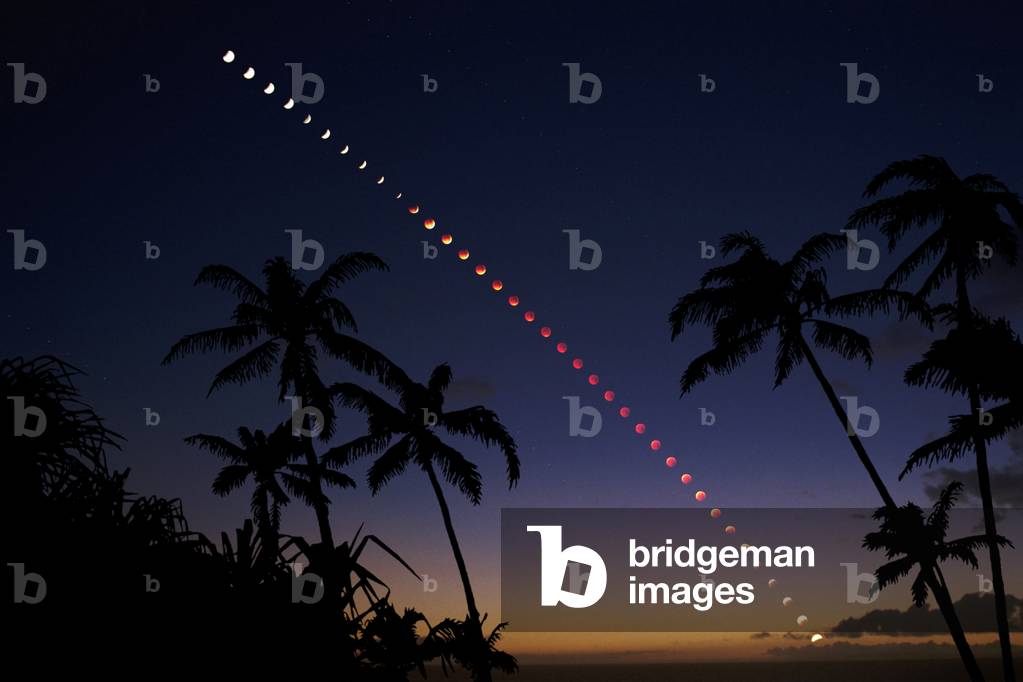 Eclipse de Lune a Maui - Hawaii - Rosary - 16 - 07 - 2000 - Eclipse de Lune a Maui - Hawaii - Rosary - 16 - 07 - 2000 - The phases of eclipse in chapel