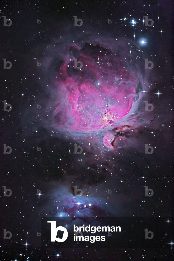 M42, Orion Nebula - Orion Nebula - Located 1500 years - light, Orion Nebula is the closest region of star formation in the Sun. In the heart of the nebula, the Trapeze, a cluster of stars very young