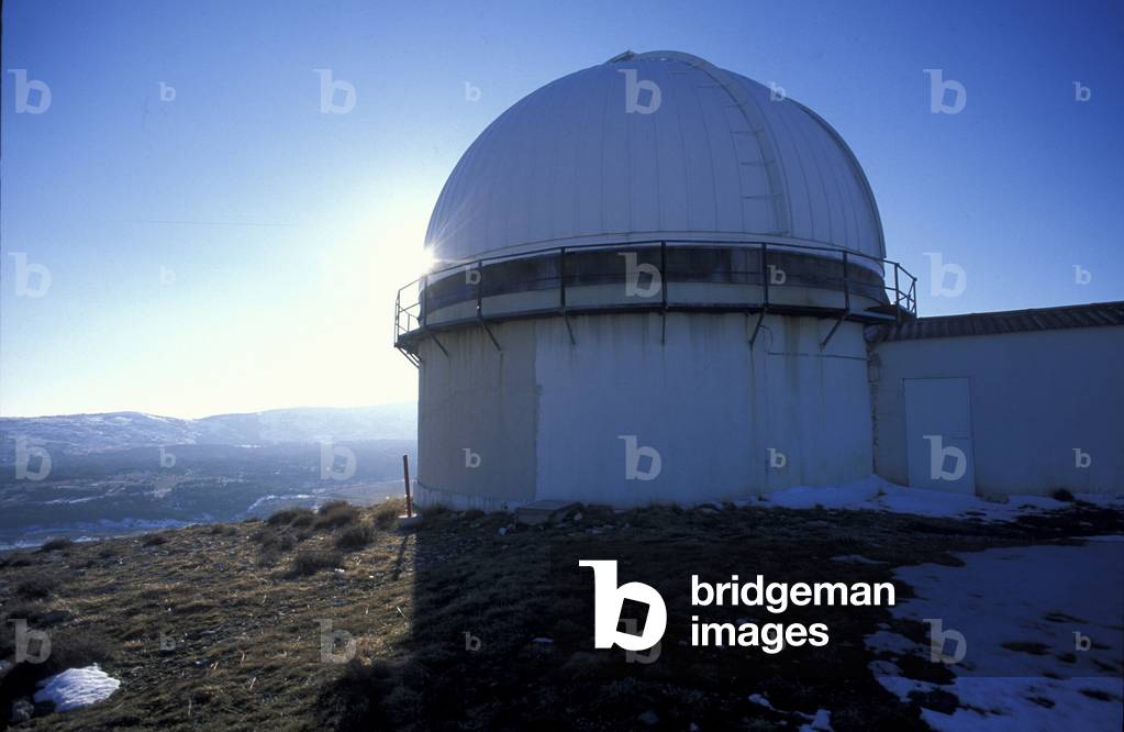 21/01/00: Observatoire du Cerga-France-Coupole du telescope de Schmidt - Calern observatory (CERGA): the Schmidt telescope