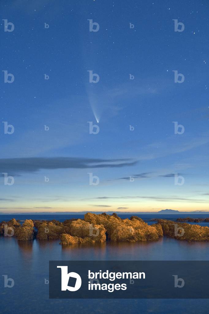 McNaught Comet seen on January 27, 2007 - Comet McNaught (C/2006 P1) 27 Jan 2007 - View of McNaught Comet obtained on January 27, 2007 in Wellington, New Zealand. View of the Comet McNaught on 27 Jan 2007, over Wellington, New Zealand