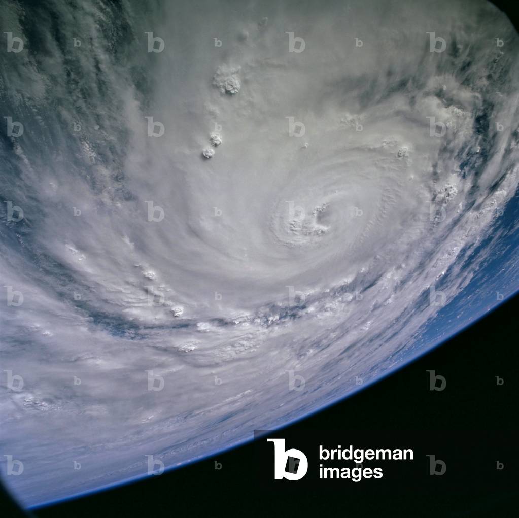 Typhoon Samoai seen over the Philippines by shuttle Atlantis on 09/09/2000