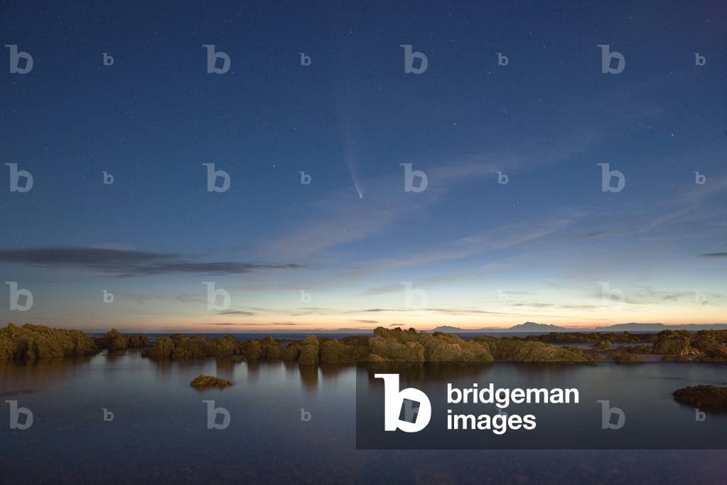 McNaught Comet seen on January 27, 2007 - Comet McNaught (C/2006 P1) 27 Jan 2007 - View of McNaught Comet obtained on January 27, 2007 in Wellington, New Zealand. View of the Comet McNaught on 27 Jan 2007, over Wellington, New Zealand