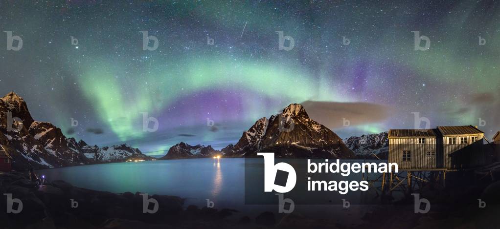 Aurore boreale - Norway - Northern Lights above Reinefjord - Norway - Aurore boreale sur Reinefjord (Moskenes, Lofoten, Norway). 28 March 2016. Shore of Reinefjord, the fjord next to Reine. Lofoten, Norway. March 28, 2016