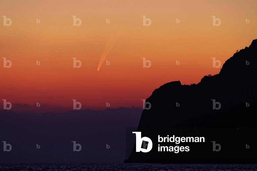 Comete McNaught (C/2006 P1) - Comet McNaught (C/2006 P1) - View of the comet McNaught obtained on 12 January 2007 at the end of the day from the island of Majorca, Baleares. Comet McNaught (C/2006 P1) seen on Jan. 12, 2007 at twilight from Majorca