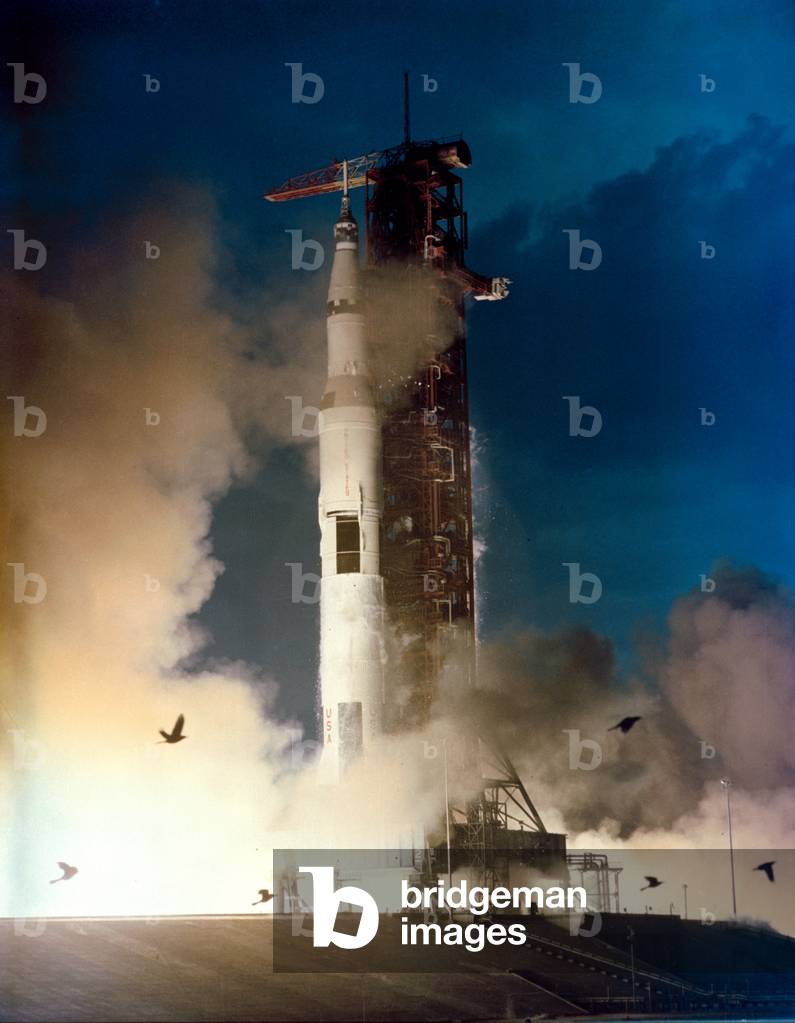Take-off of the Saturn V/Apollo 14 rocket, 31st of January 1971 (photo)