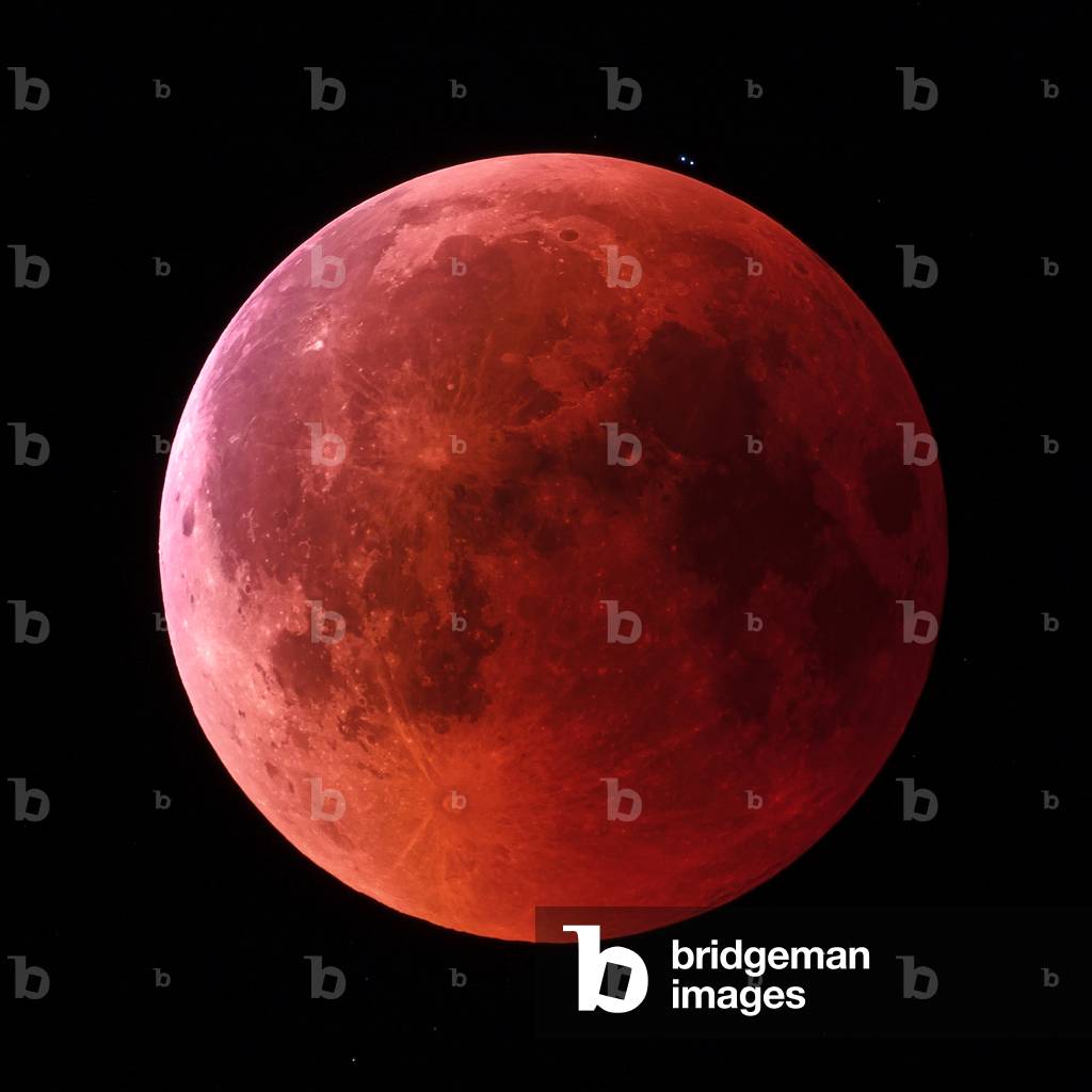 Total eclipse of Moon and binary star (photo)