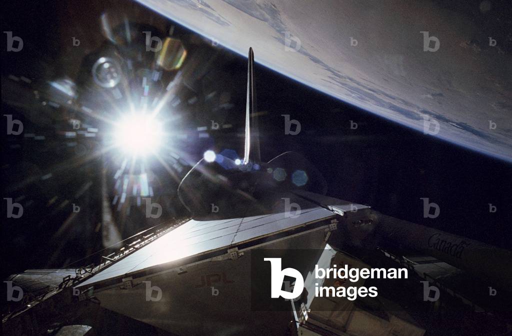 Shuttle Endeavour in orbit 10/1994 - The Space Radar Laboratory - 2 in Endeavour's cargo bay - View of the radar in the cargo bay of the shuttle Endeavour STS-68 during the SRL-2 mission (Space Radar Laboratory 2). 11/10/1994. The Space Radar Laboratory - 2 (SRL - 2) in the Space Shuttle Endeavour's cargo bay, is backdropped against the blackness of space over Earth, in this 35 mm frame exposed by one of the STS - 68 crewmembers. Six NASA astronauts spent eleven days aboard Endeavour in Earth - orbit, in support of the SRL - 2 mission
