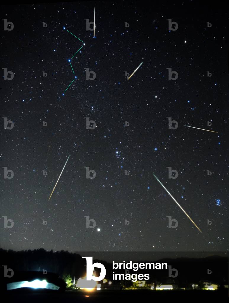 Rain d'étoiles filantes-Perseides - Perseid meteor shower - Composite of different images. The constellation Cassiopee is traced. Composite of different images. Constellation of Cassiopeia is drawn