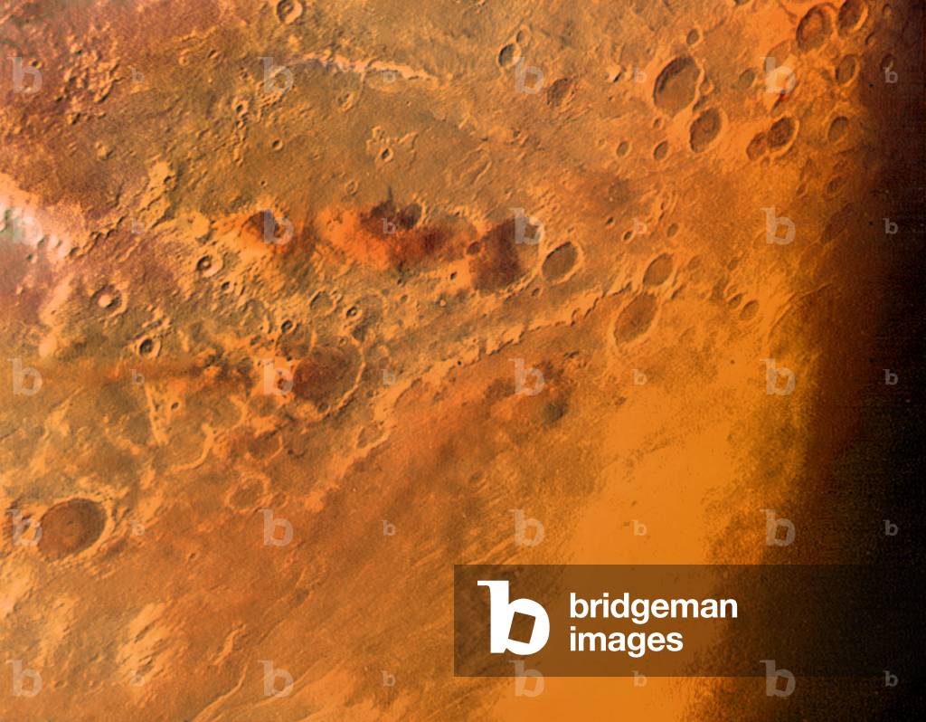 Mars surface seen by the probe Mariner 7 - Mariner 7 view of martian craters - Martian crateres near the southern pole seen by the probe Mariner 7 in August 1969. Recolorized image. Mars craters near south pole seen by Mariner 7 in august 1969. Recolorized picture