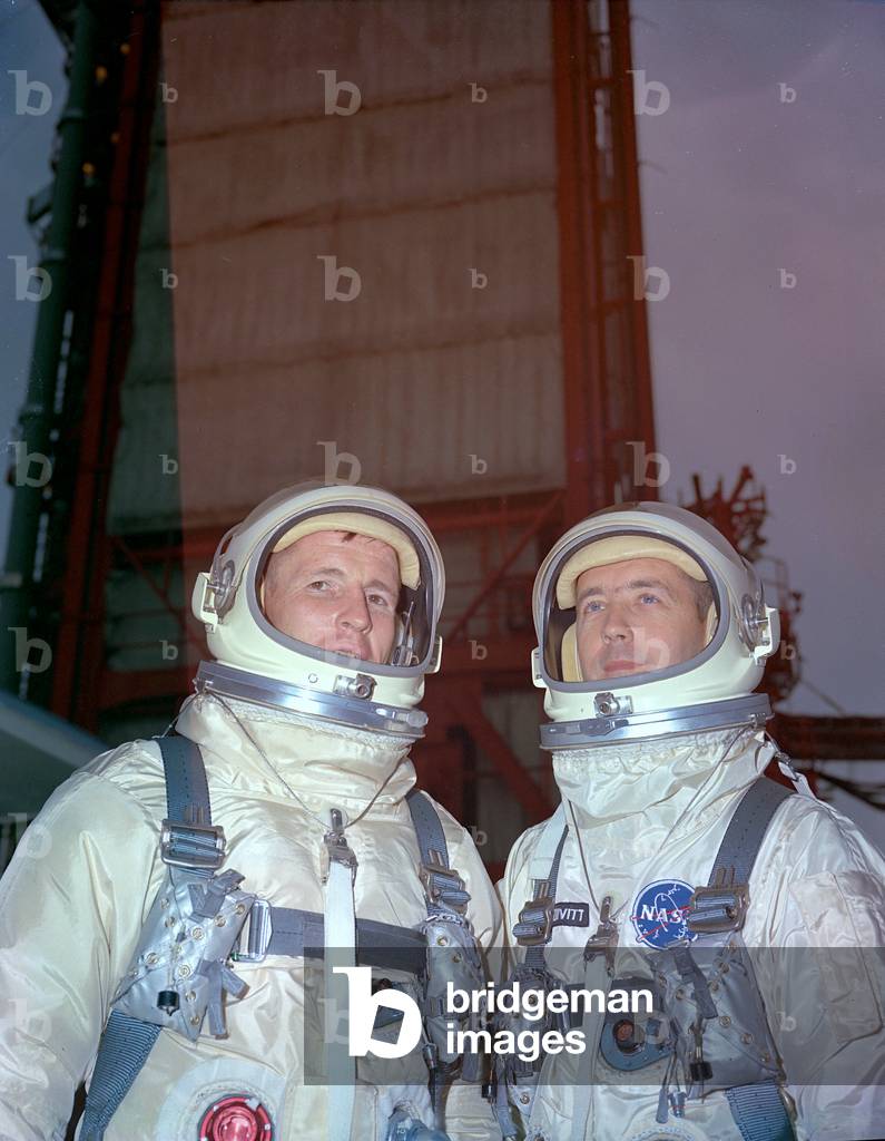 "Gemini 4: crew - Gemini 4 crew - Ed White e Jim McDivitt. 29 maggio 1966. Il primo equipaggio di Gemini 4"