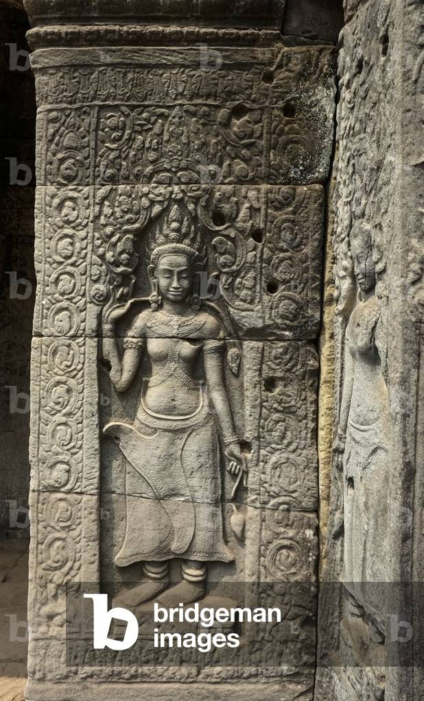 Bas-relief of an Apsara in the Bayon temple, Angkor, Cambodia (photo)