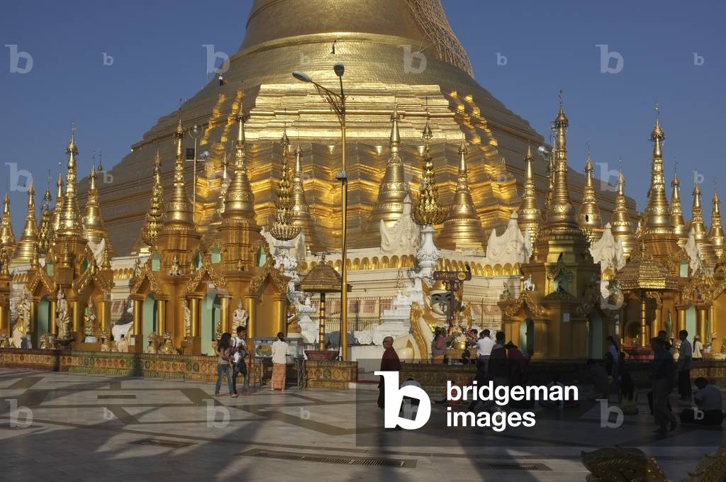 Shwe Dagon Pagoda, Yangon, Burma (photo)