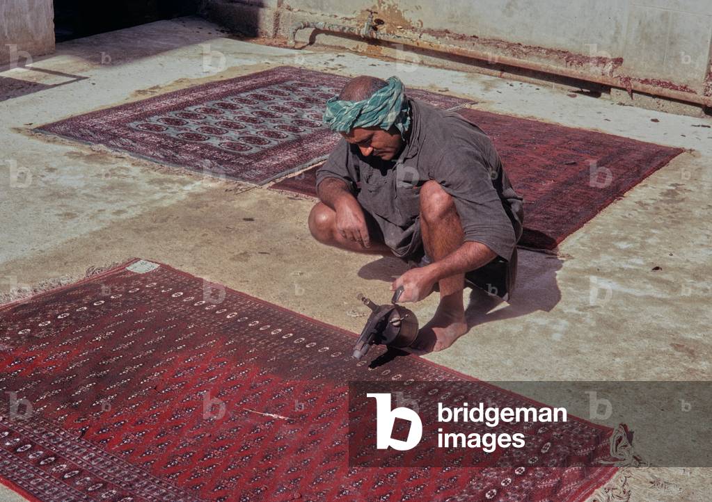 Blow lamp, Carpet factory, Karachi, Pakistan, 1969 (photo)
