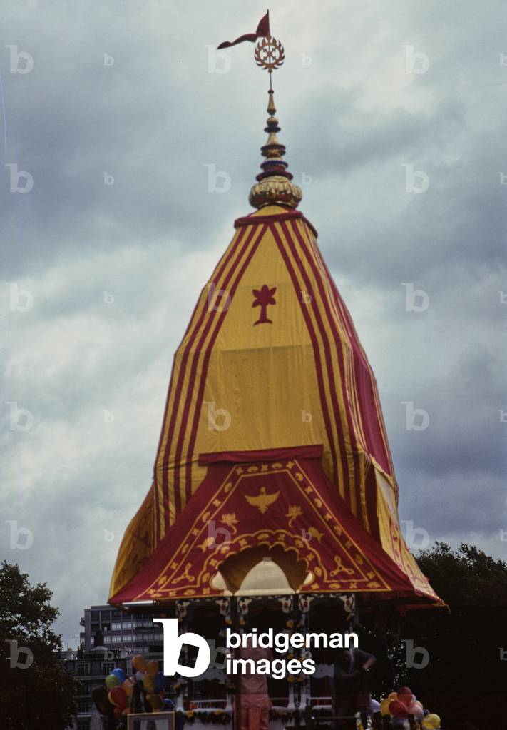 Hare Krishna Ratha Yatra Festival, Procession, London, England, UK, 1982 (photo)