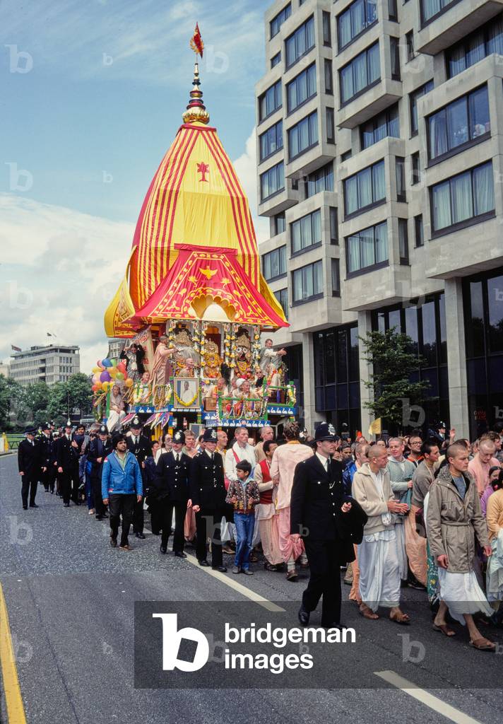 Hare Krishna Ratha Yatra Festival, Procession, London, England, UK, 1982 (photo)