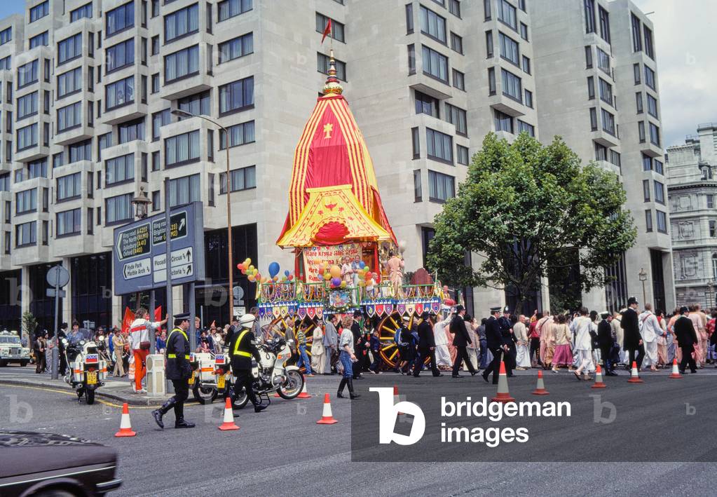 Hare Krishna Ratha Yatra Festival, Procession, London, England, UK, 1982 (photo)