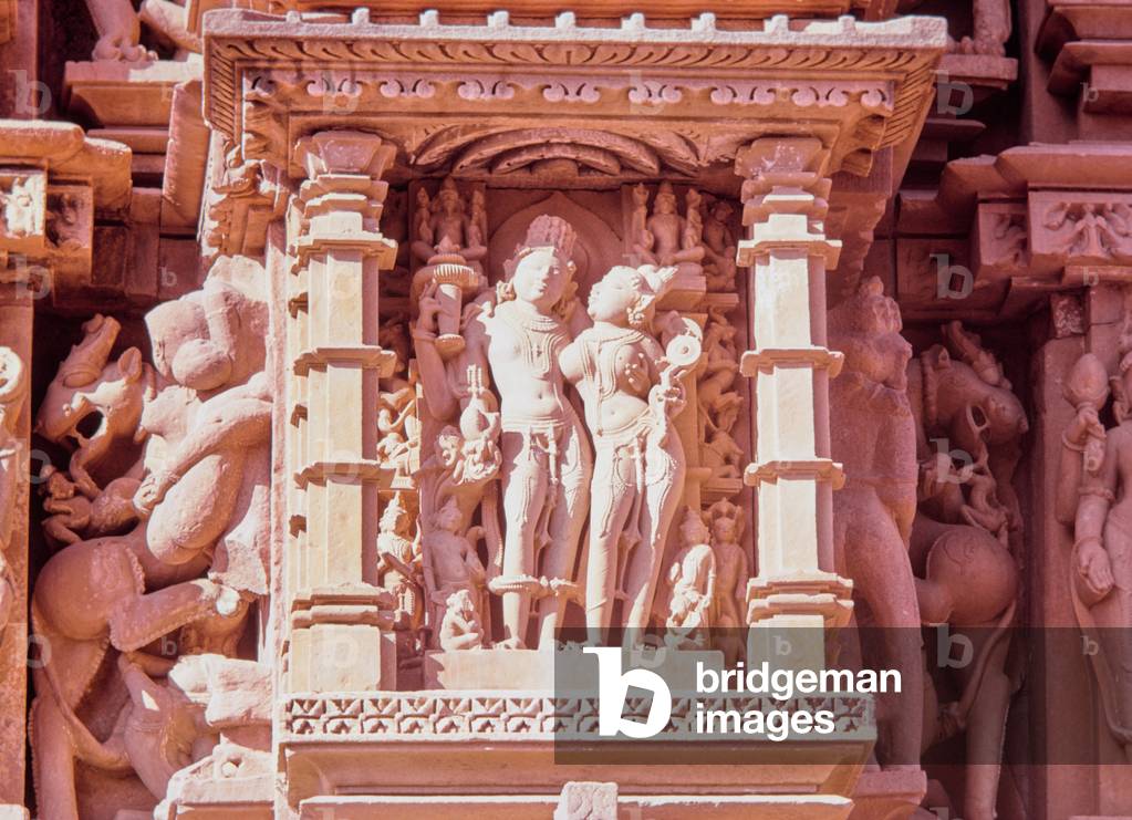 Siva and Parvati, Sculpture detail, Temple at Khajuraho, India (photo)