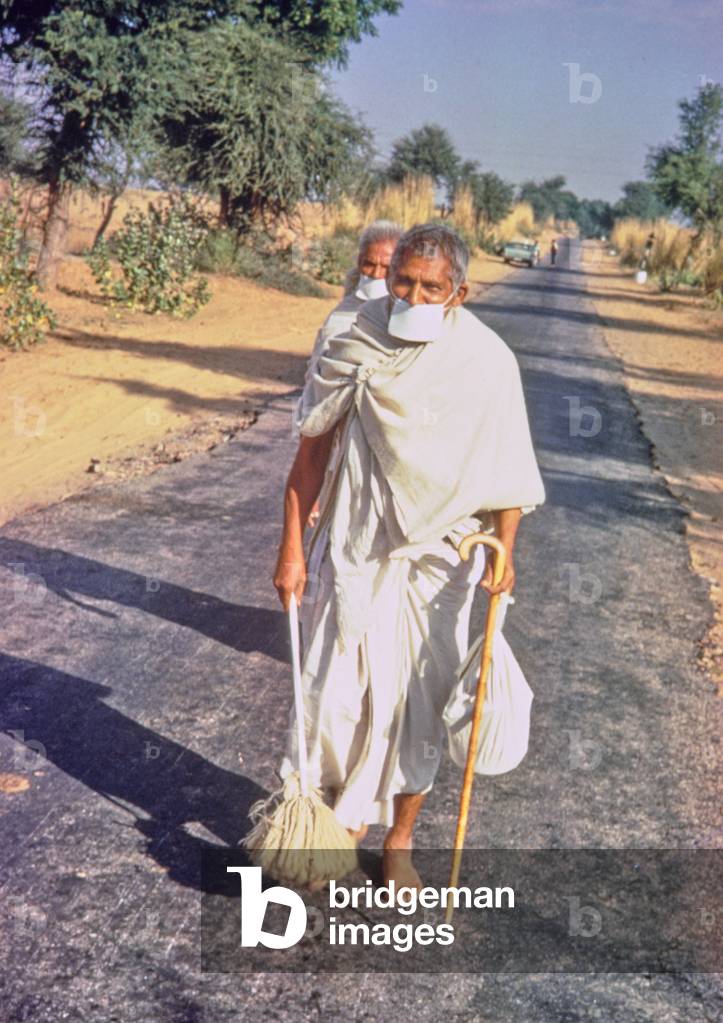 Jain pilgrim, India (photo)