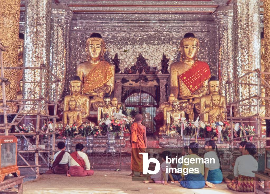Seated Buddha statues, Shwedagon Pagoda, Rangoon, Burma, 1970 (photo)