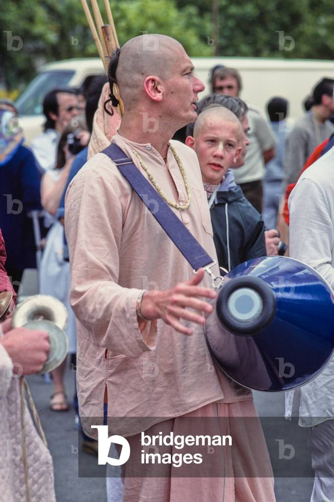 Hare Krishna Ratha Yatra Festival, Procession, London, England, UK, 1982 (photo)