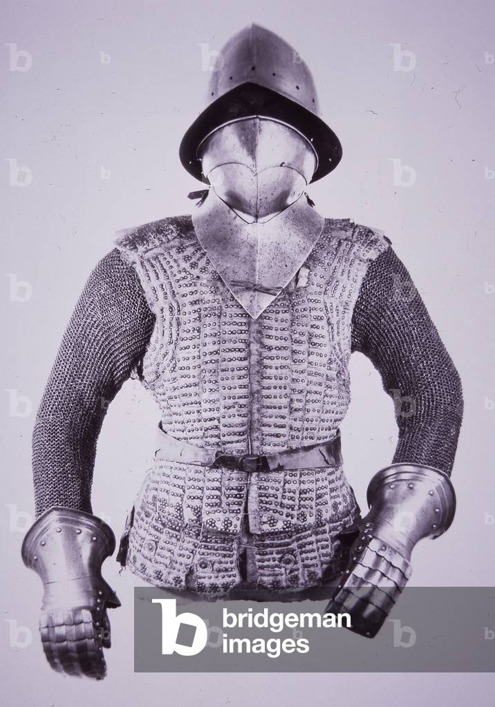 Brigandine armour with helmet, late 15th Century (photo)
