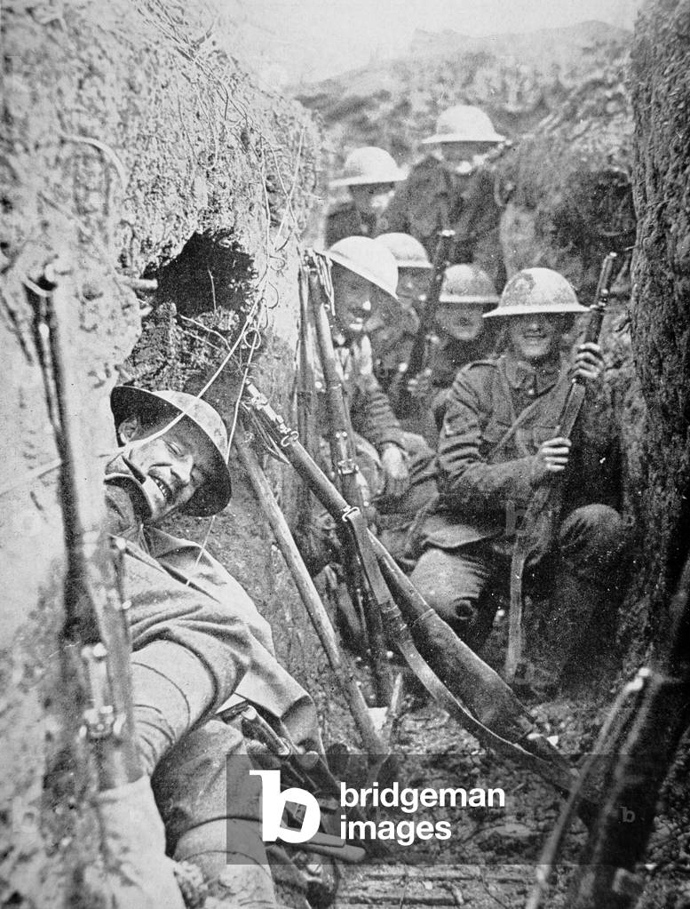 Canadian troops on the Western Front, 1914-18 (b/w photo)