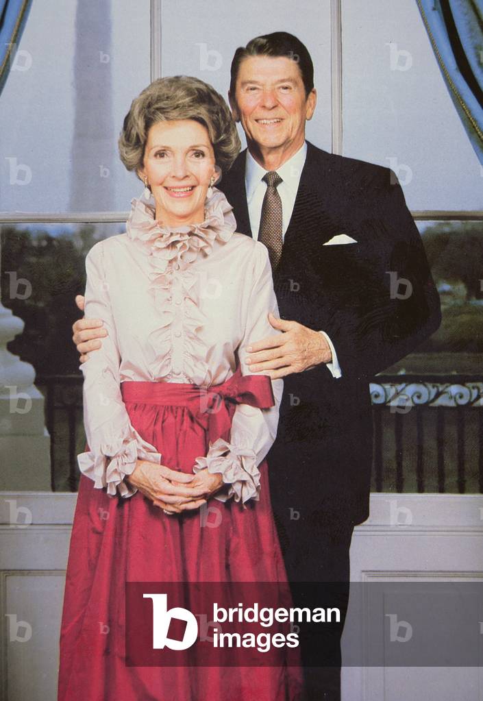 Ronald Reagan (1911-2004) and Nancy Reagan (b.1921) in the Blue Room at the White House, 1981 (photo)