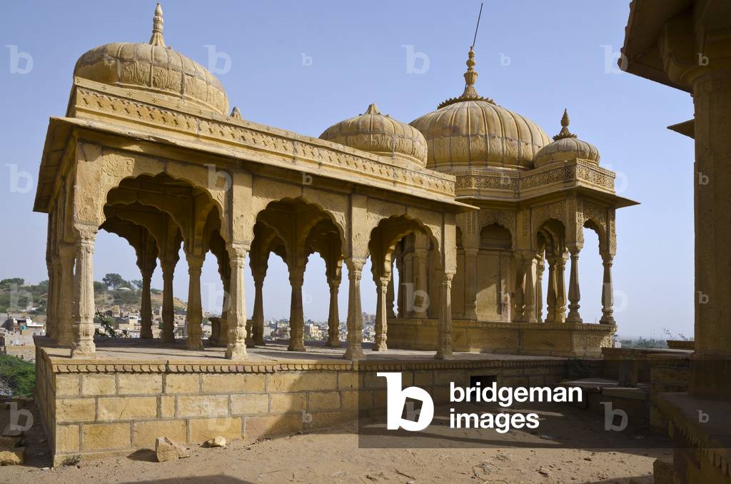 Vyas Chhatri - Elaborate sandstone cenotaphs on Brahmin cremation grounds,
Jaisalmer, Rajasthan, Thar Desert, India (photo)