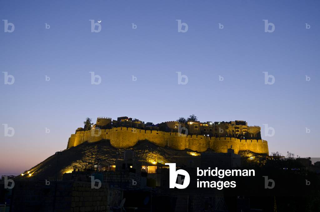 Jaisalmer Fort at dusk,
Jaisalmer, Thar Desert, Rajasthan, India (photo)