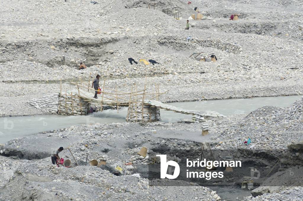 Nepali labourers, Seti Gandaki River Gorge, Pokhara, Nepal (photo)