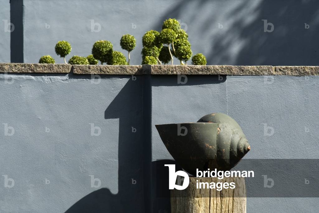 Snail sculpture, Tony Ridler's garden, Swansea, S.Wales, UK (photo)