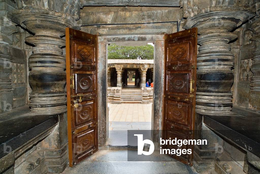 Lathe-turned stone pillars at the entrance to the Keshava Vishnu temple (photo)