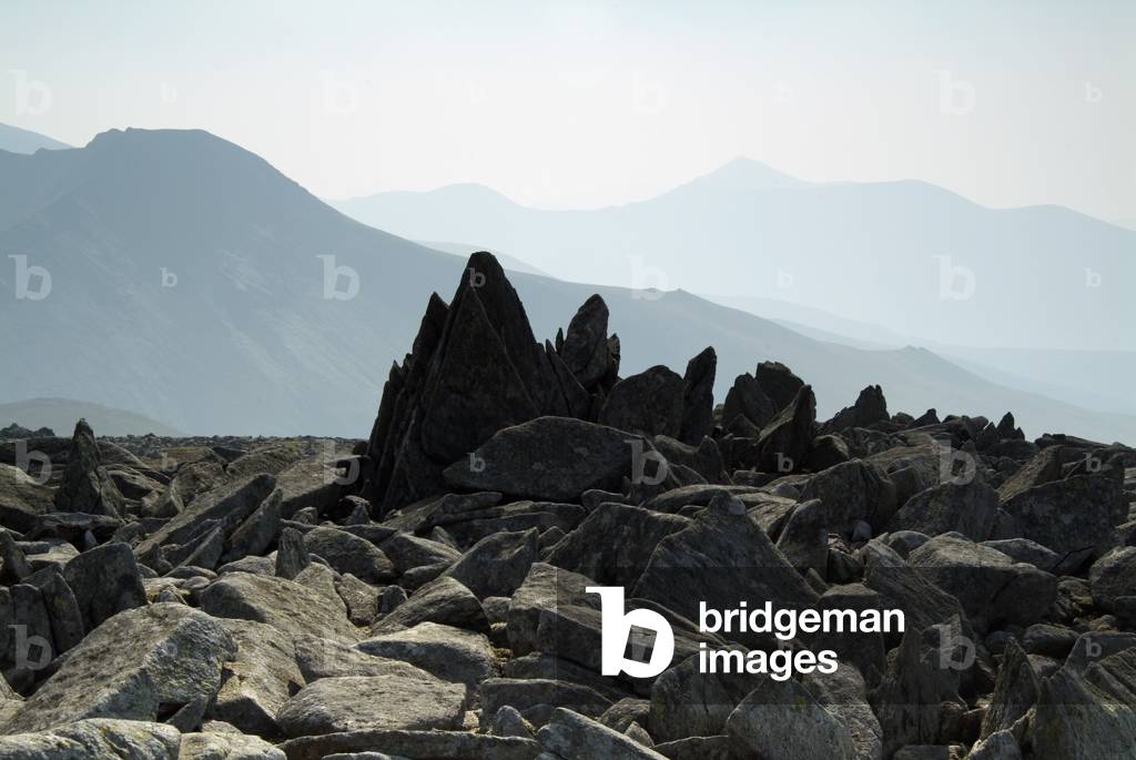 Mountain view from Carneddau Range to Elidir Fawr, Snowdonia National Park, North Wales, United Kingdom (photo)