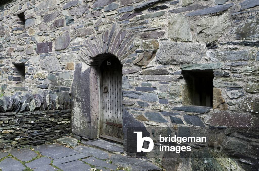 Tudor period farmhouse, St. Fagans National Museum of History (Wales), Cardiff, South Wales (photo)