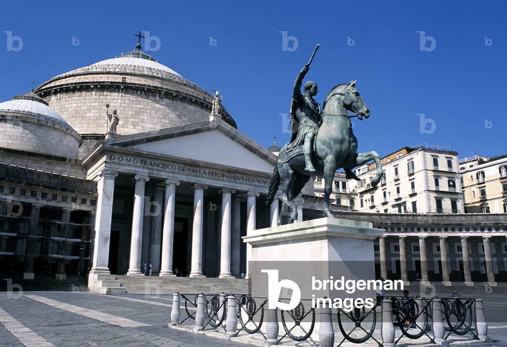 San Francesco di Paola Church in the Piazza del Plebiscito, Naples (photo)