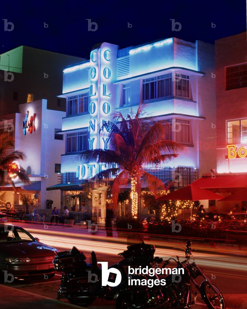 Art Deco buidings at Miami Beach (photo)