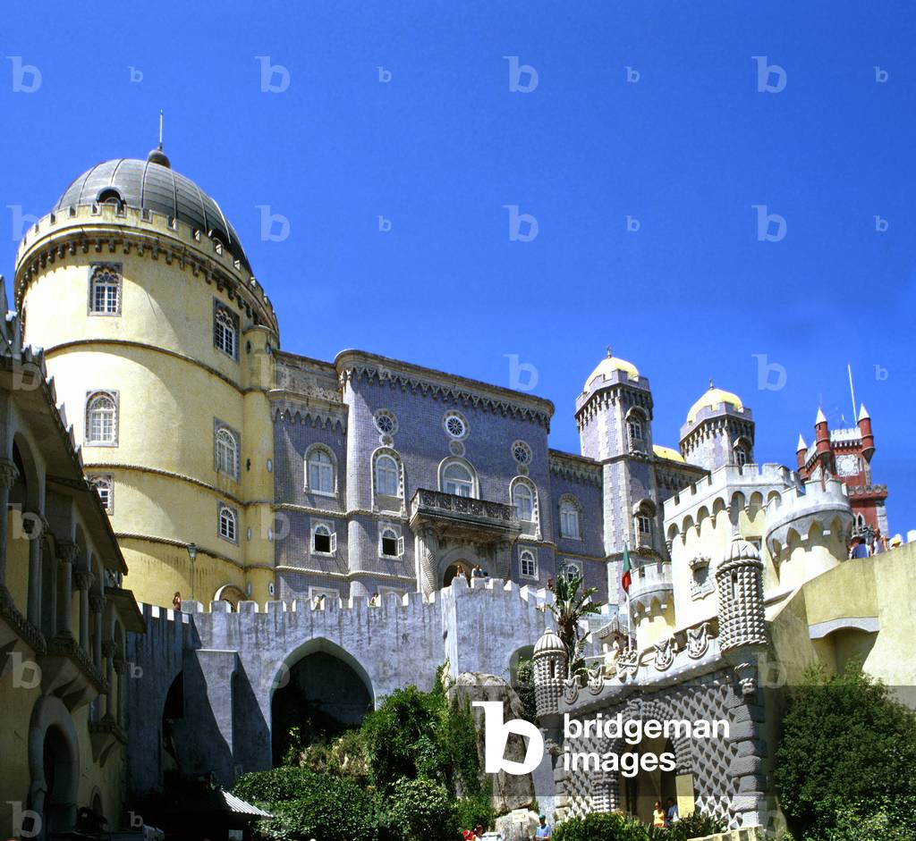 Exterior of Mouros Castle at Sintra (near Lisbon) Portugal (photo)
