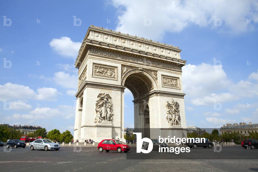 The Arc de Triumph in Paris France (photo)