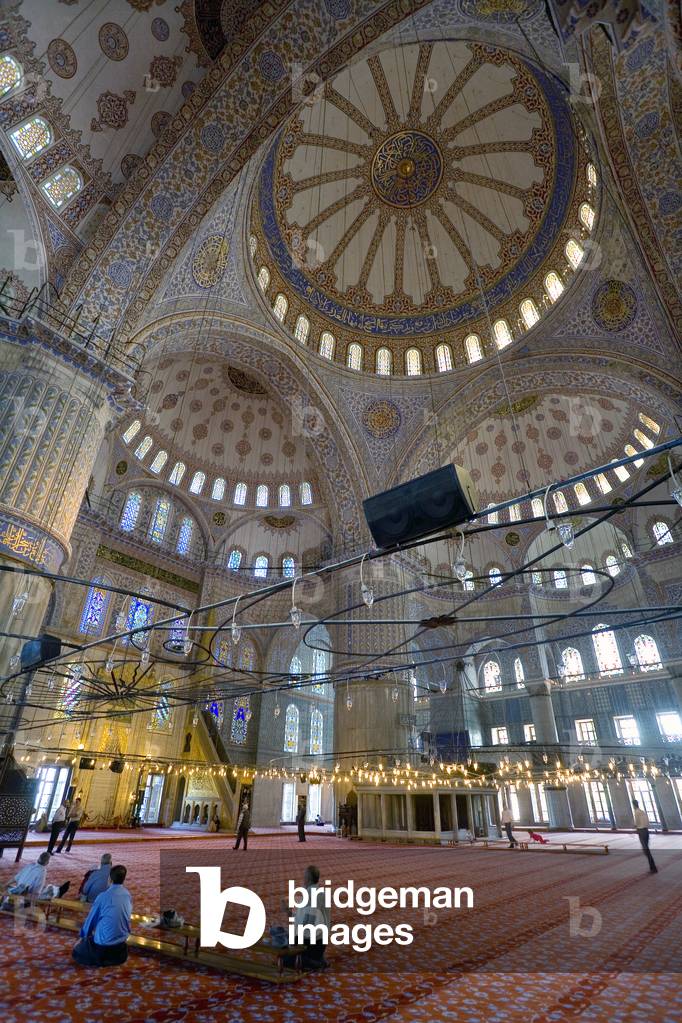 The interior of the Blue Mosque, Sultan Ahmet Camii, Istanbul (photo)