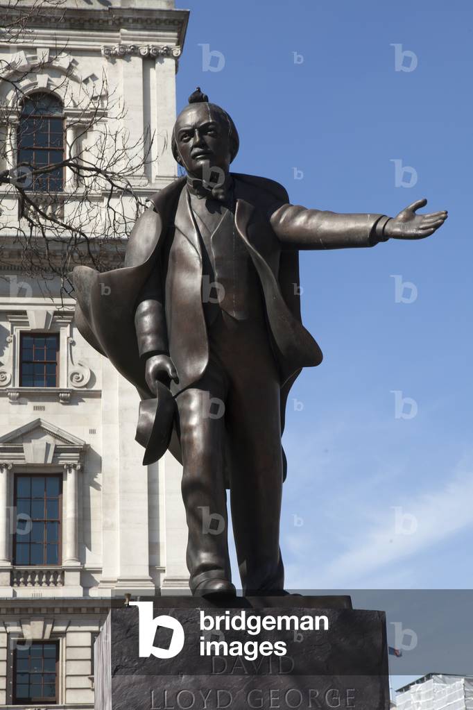 Statue of David Lloyd George, Westminster, London (photo)