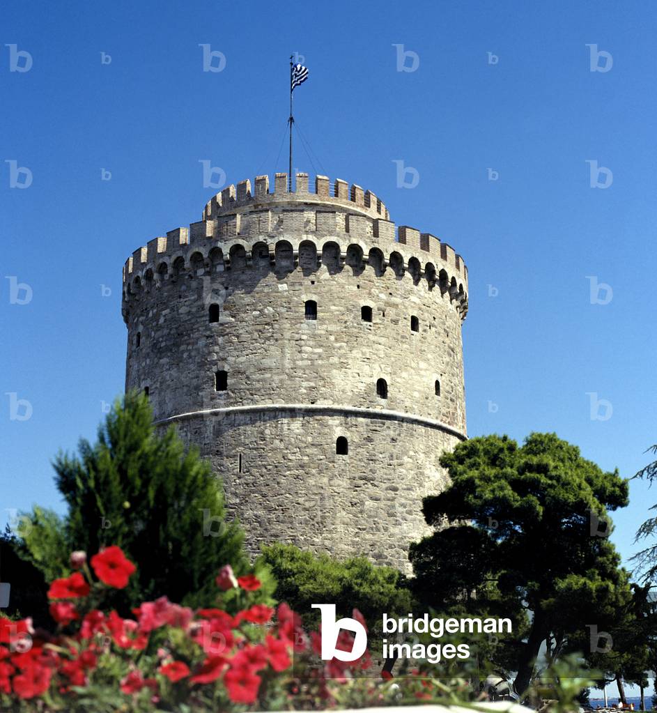 The White Tower on the harbourside, Thessaloniki (photo)