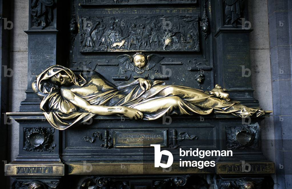 Bronze statue representing Everard t'Serclaes, rue Charles Buls, Brussels (photo)