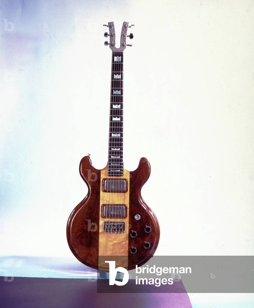 Electric guitar 1977 Travis