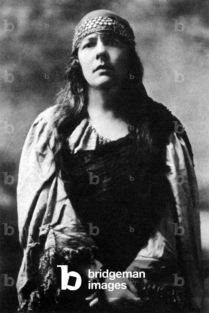 Louise Homer as Azucena in Giuseppe Verdi 's Il Trovatore (The Troubadour), c 1908,  Italian composer,  9 or 10 October 1813 - 27 January 1901