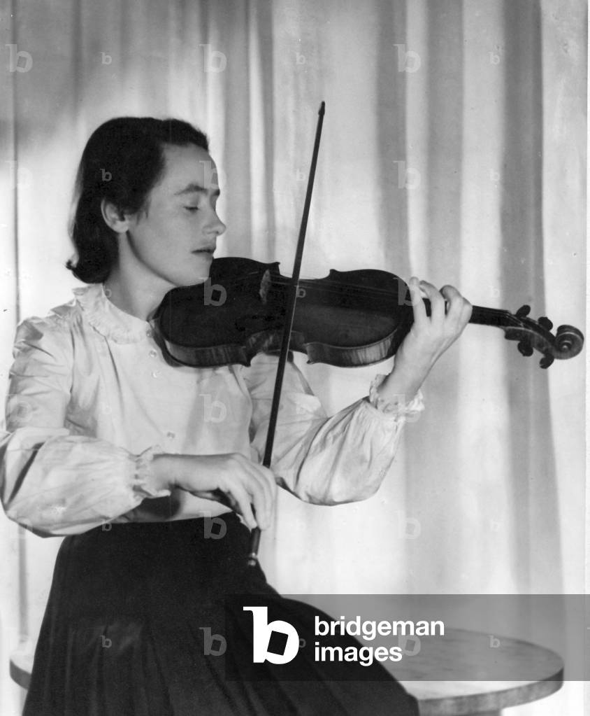 Maria Lidka, German-born British violinist