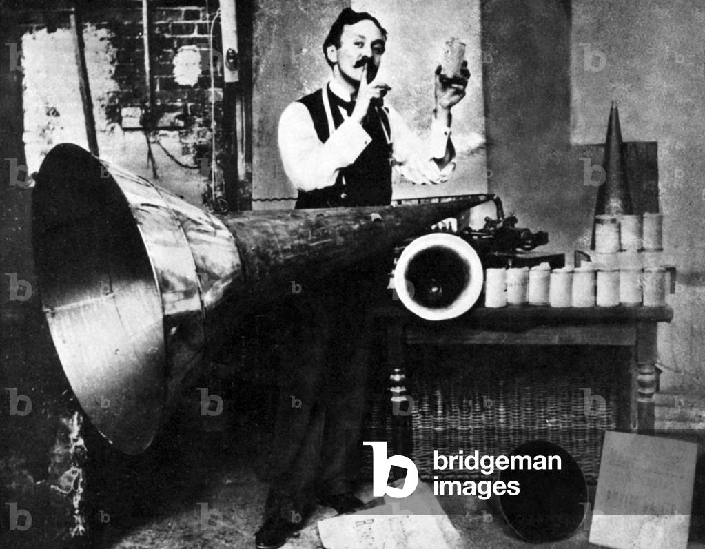 Lionel Mapleson of Metropolitan opera with recording apparatus - Mapleson cylinders 1901 - 1903