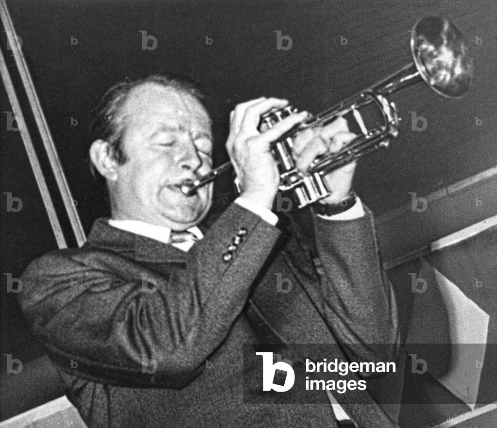 Humphrey Richard Adeane Lyttelton, English jazz musician and broadcaster, 1966