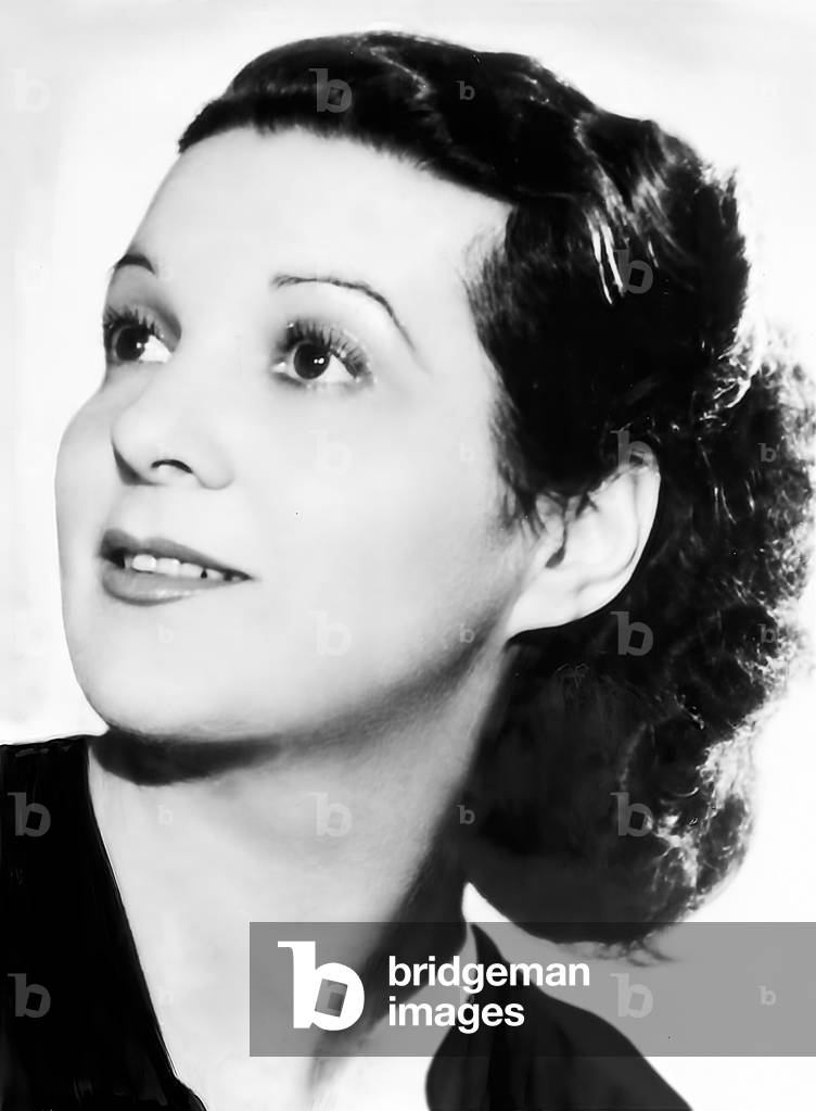 Margit Bokor,  Hungarian soprano, 1941 (b/w photo)