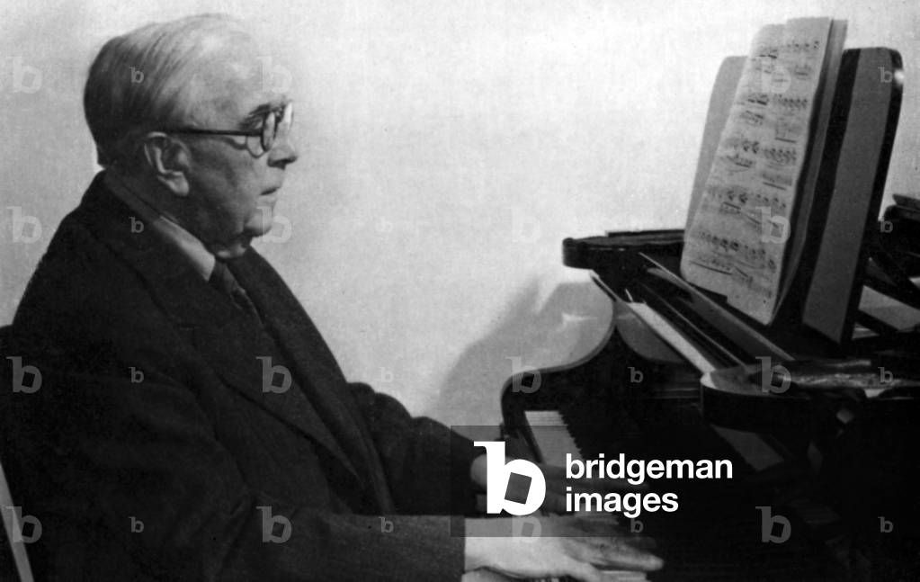 John Ireland performing at the piano
